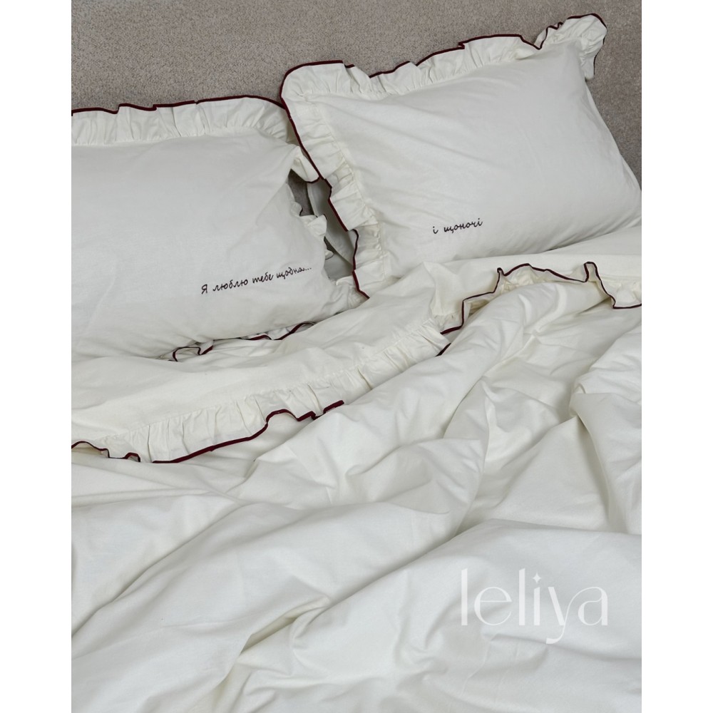 Поплін Молочний з Рюшами та Бордовим Кантом + Вишивка