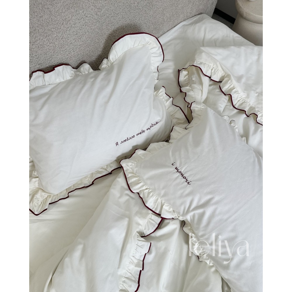 Поплін Молочний з Рюшами та Бордовим Кантом + Вишивка