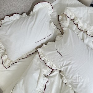 Поплін Молочний з Рюшами та Бордовим Кантом + Вишивка